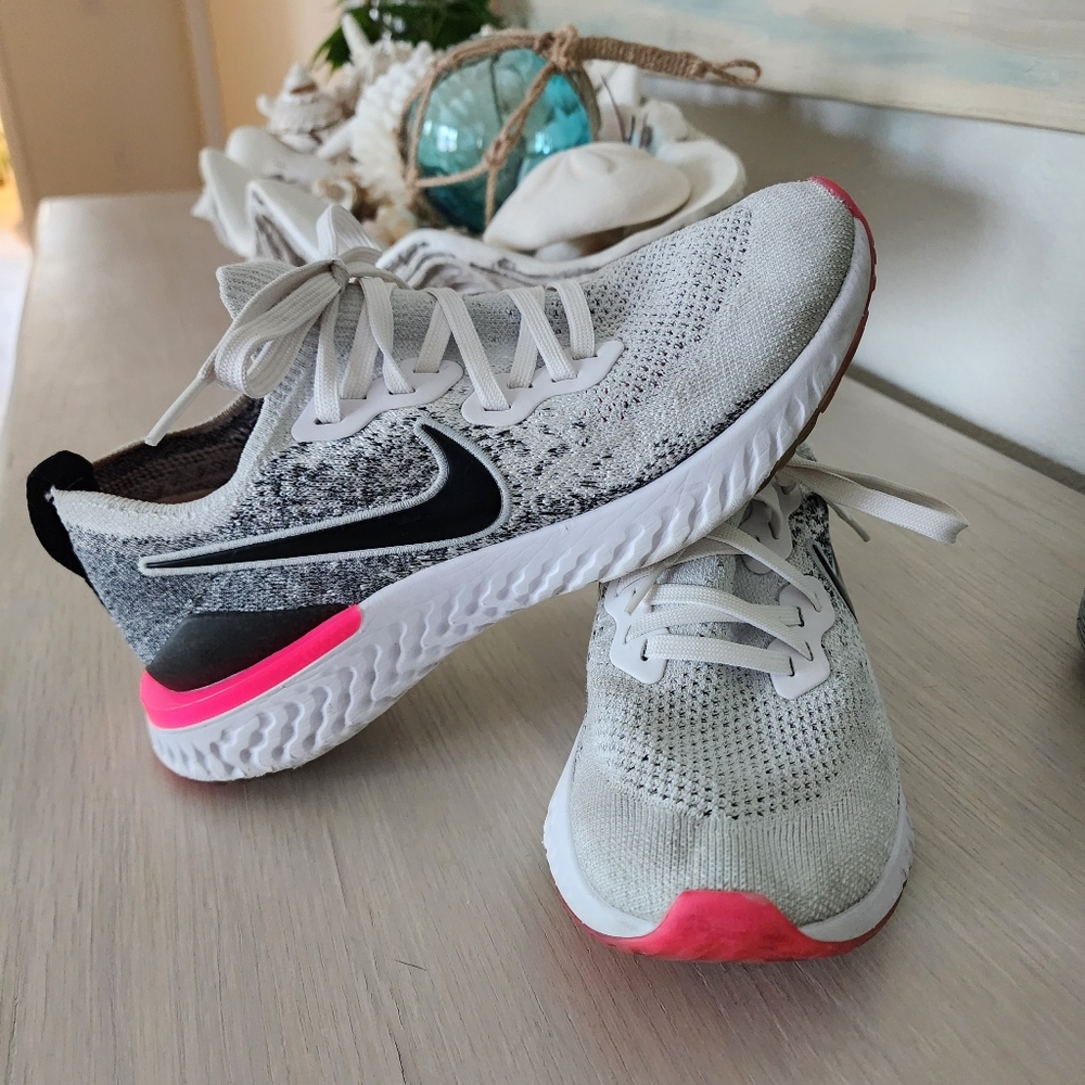 Nike Epic React Flyknit 2 Oreo Pink Black BQ8927-103 Running Shoe Womens Size 8